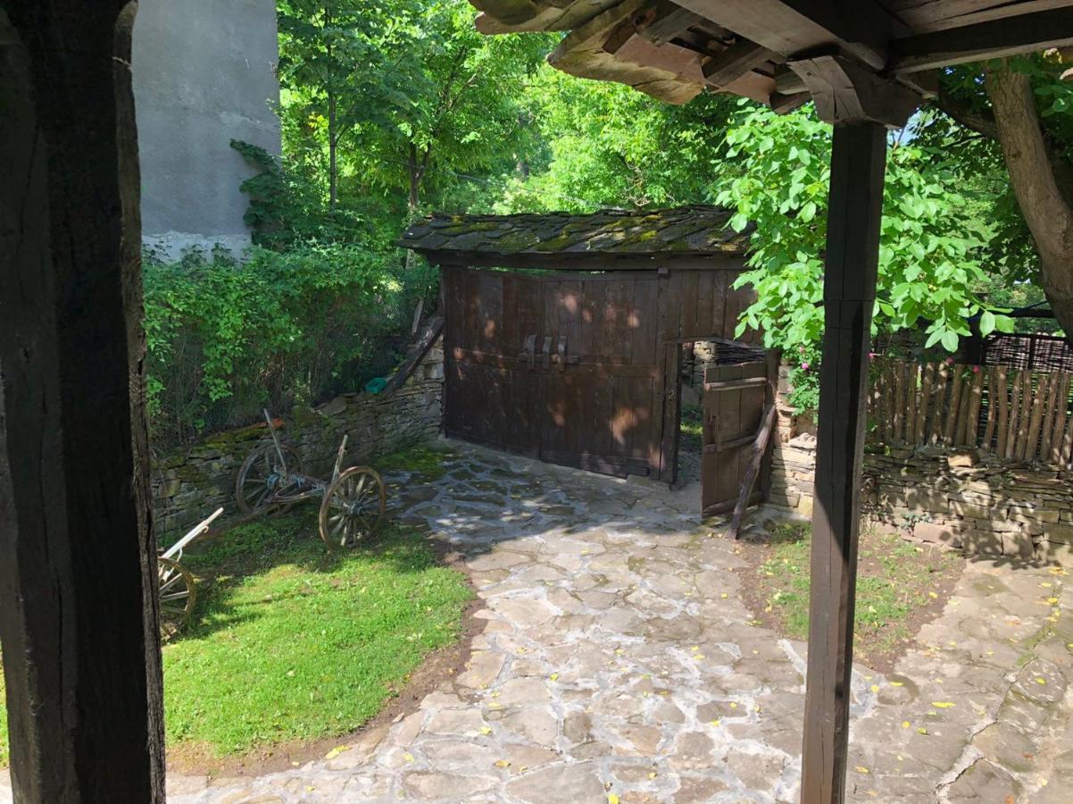 Etnographic Houses Dulbok Dol Exterior photo