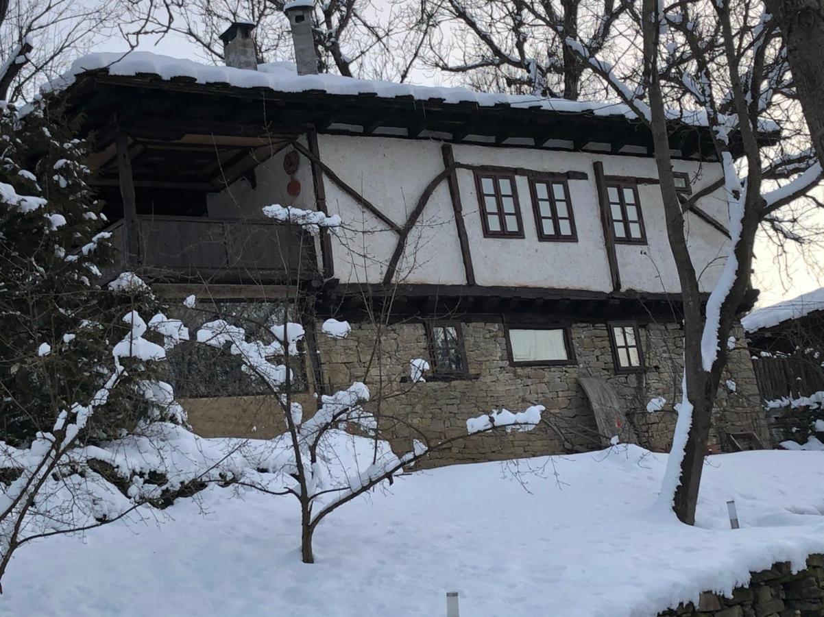 Etnographic Houses Dulbok Dol Exterior photo